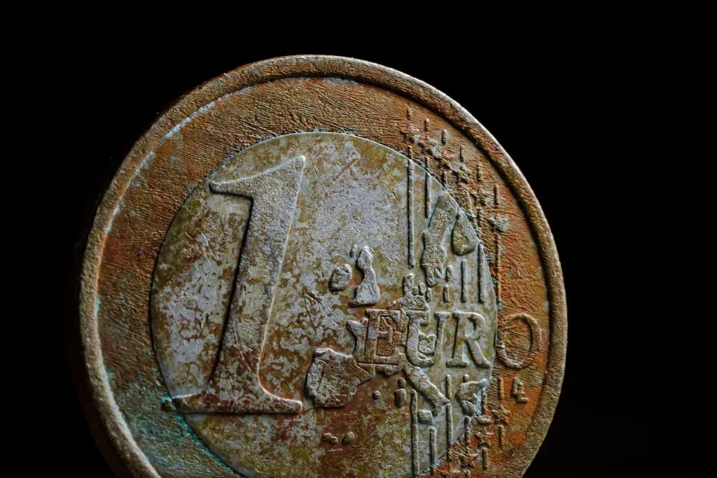 Zdjęcie Historia i funkcje pieniądza: od barteru do cyfrowej gospodarki