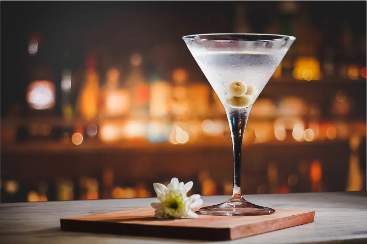 Zdjęcie Martini bianco drink - odkryj smak i najlepsze przepisy na koktajle