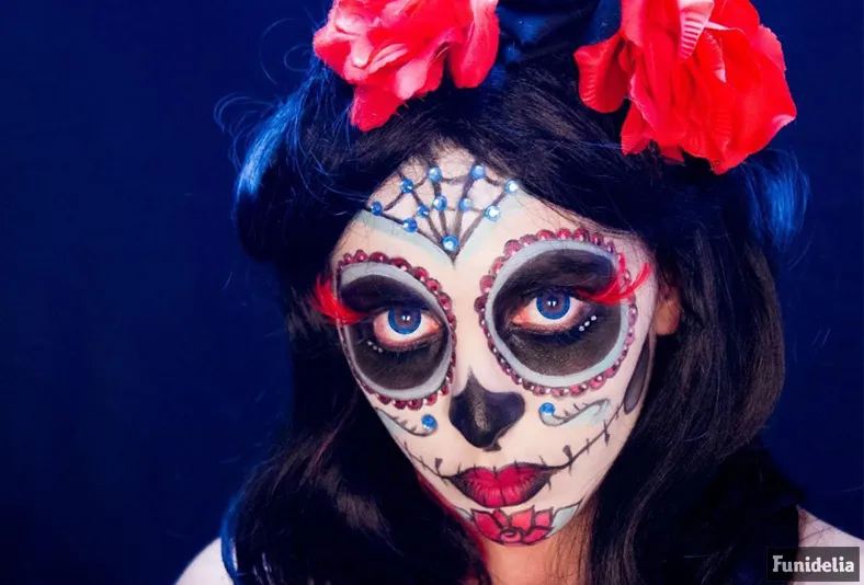 Zdjęcie Makijaż kościotrupa jak zrobić: krok po kroku na niezapomniane Halloween
