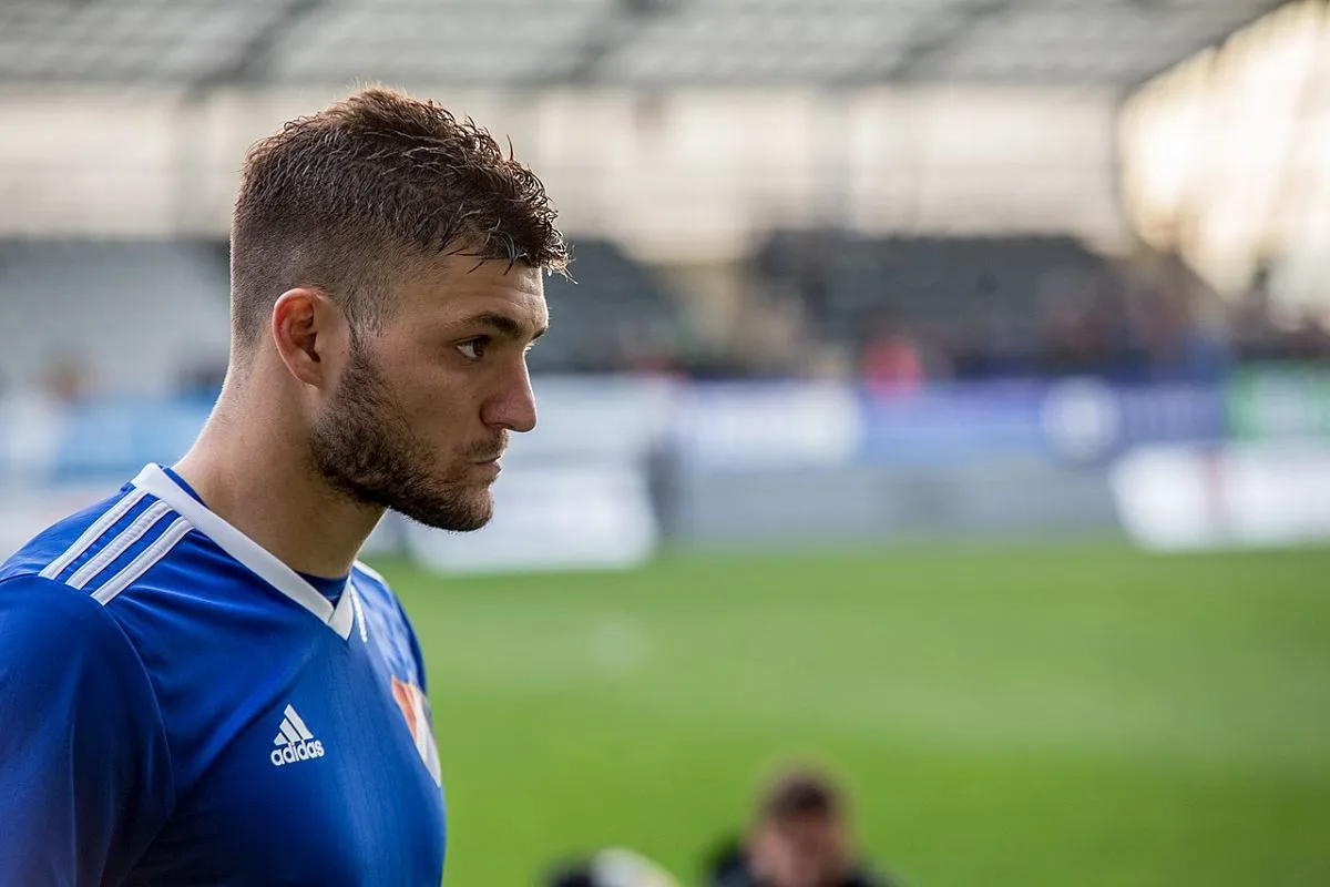 Zdjęcie Jak zostać piłkarzem Lecha Poznań? Kluczowe kroki do sukcesu w klubie