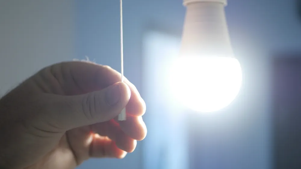 Zdjęcie Ile prądu pobiera żarówka 100w? Zaskakujące koszty energii