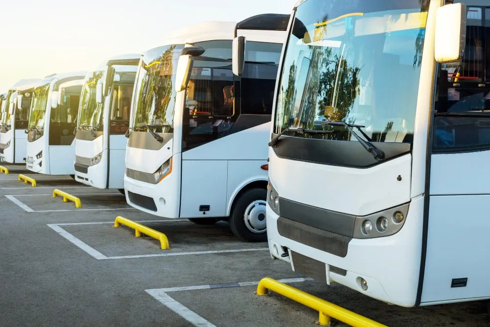 Zdjęcie Ile kosztuje nowy autokar? Ceny i czynniki wpływające na koszt