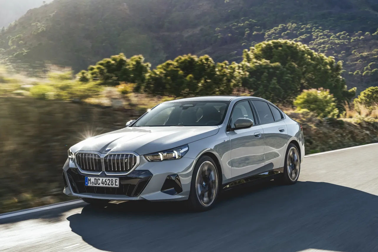 Zdjęcie BMW Seria 5: Kompletny przegląd modeli, silników i osiągów