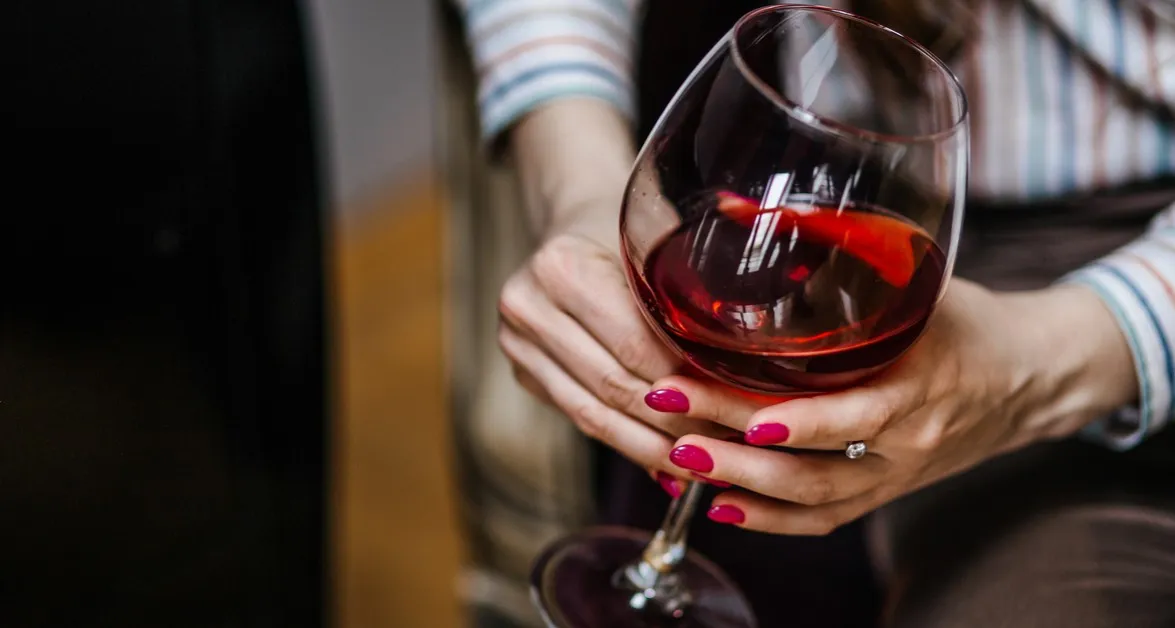 Zdjęcie Jak alkohol wpływa na cholesterol? Uważaj na zdrowie serca!