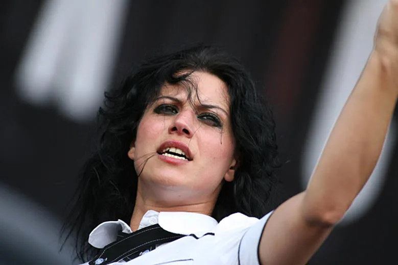 Zdjęcie Lacuna Coil Self Deception: Znaczenie i Interpretacja Tekstu