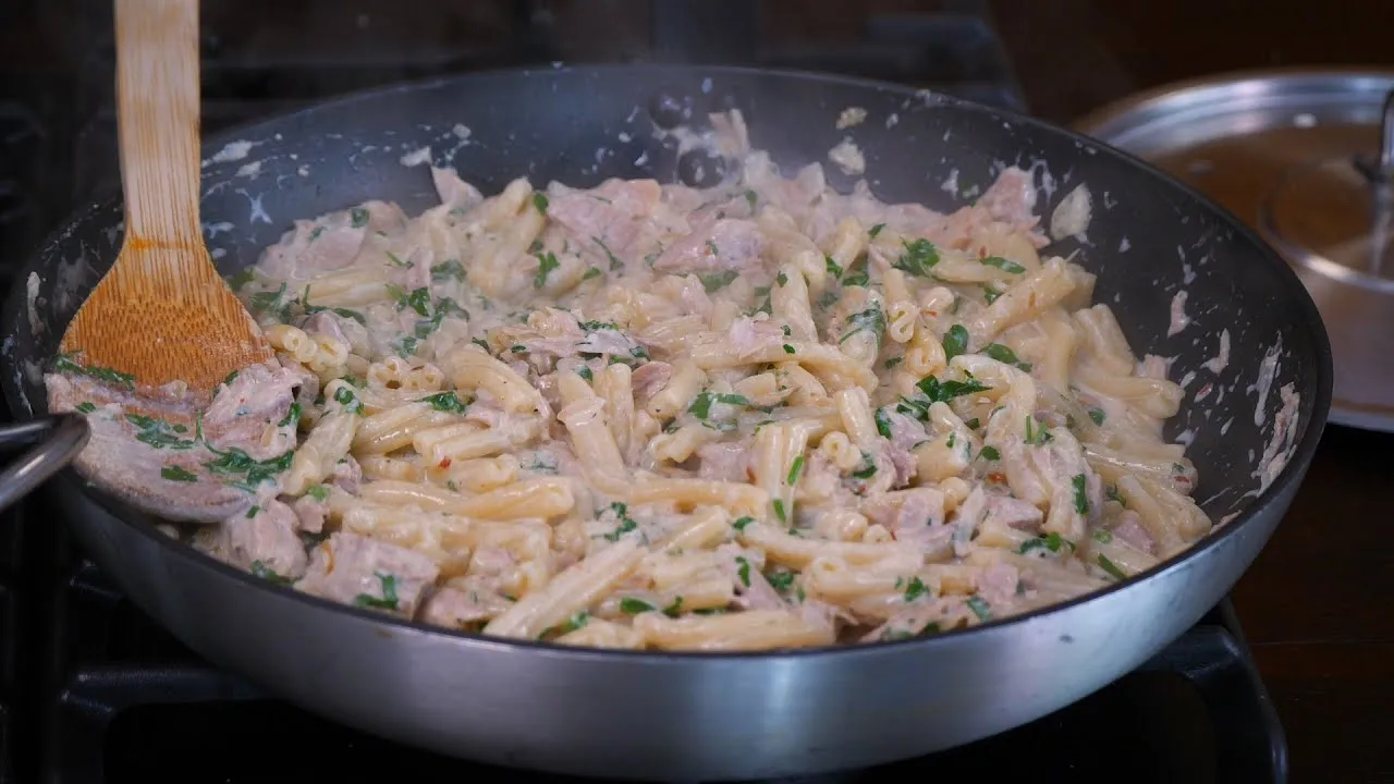 Zdjęcie Szybkie i łatwe spaghetti z tuńczykiem – idealne na obiad