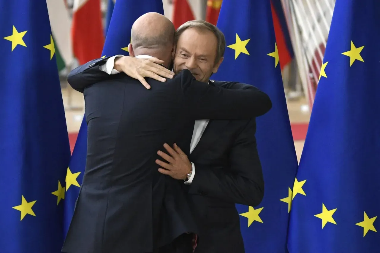 Zdjęcie Jaka funkcje pełni Donald Tusk w UE? Kluczowe decyzje i wpływ