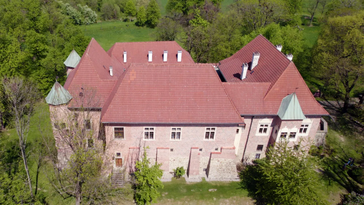 Zdjęcie Cennik zamku w Dębnie – poznaj ceny biletów i godziny otwarcia