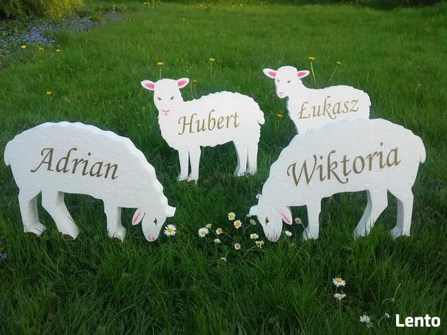 Zdjęcie Owieczki ze styropianu: Dekoracyjne symbole świąt i uroczystości