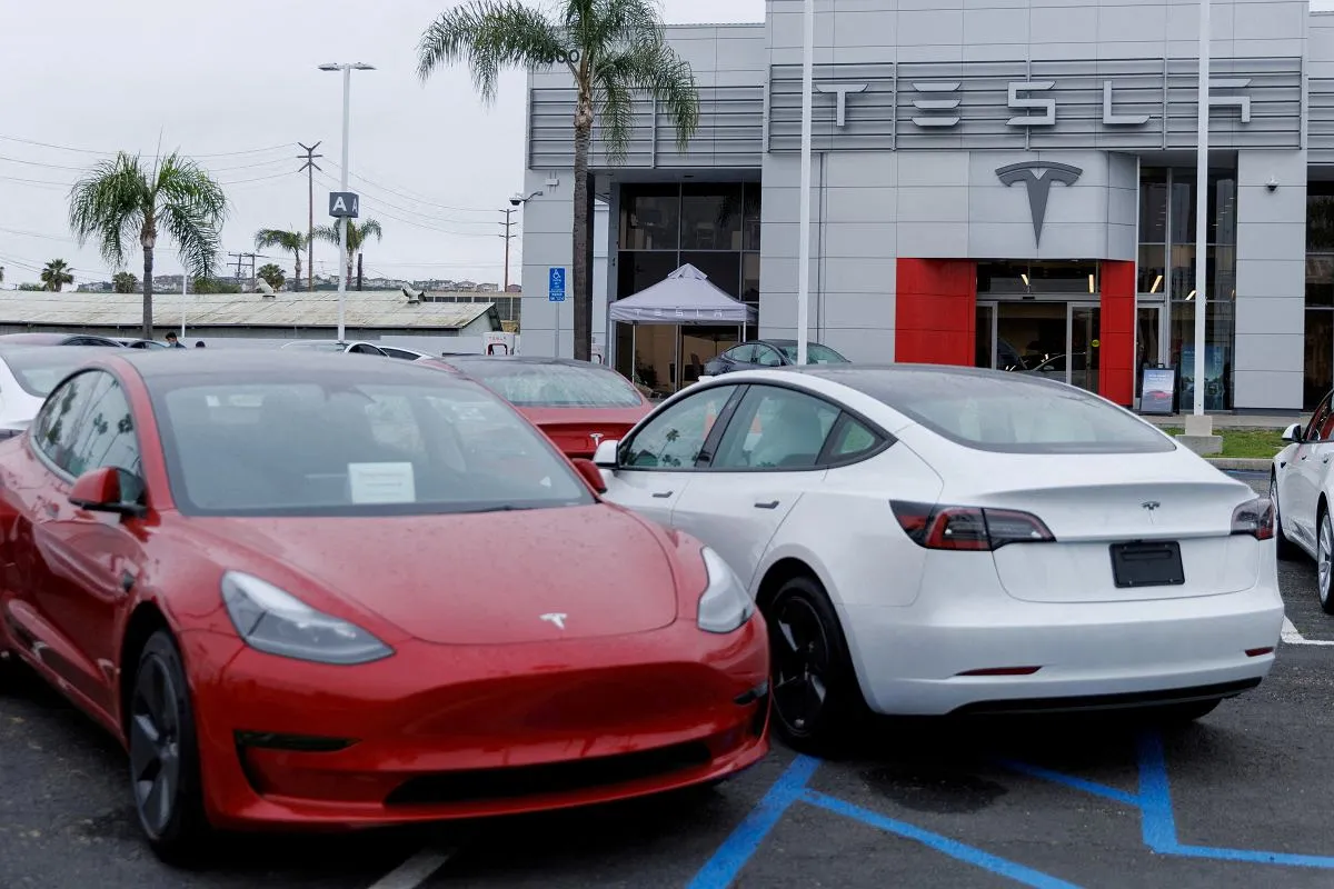 Zdjęcie Opinie użytkowników o Tesla Model 3 - Co mówią właściciele na forum?