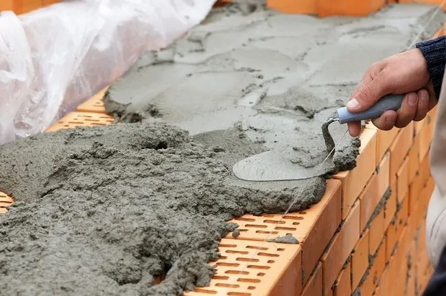 Zdjęcie Co to jest zaprawa gipsowa i jak wykorzystać jej niezwykłe właściwości?