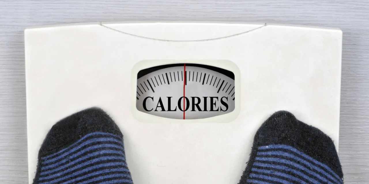 Zdjęcie Ile kalorii to 1 kg? Poznaj prawdę o utracie wagi i kalorach