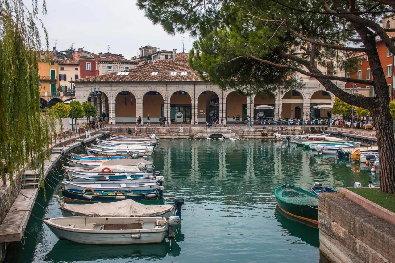 Zdjęcie Desenzano del Garda gdzie zjeść: najlepsze miejsca z widokiem i smakiem