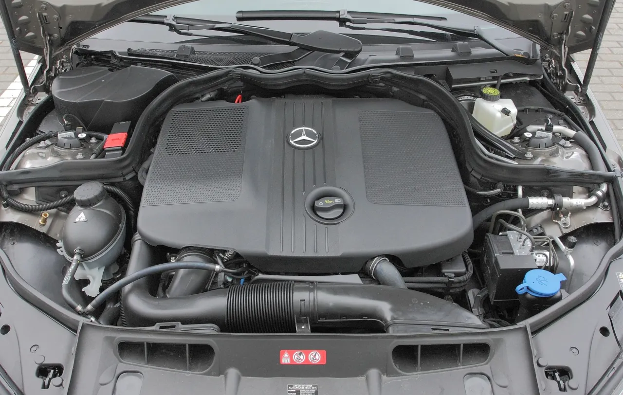 Zdjęcie Mercedes W204 jaki silnik do gazu - uniknij kosztownych błędów