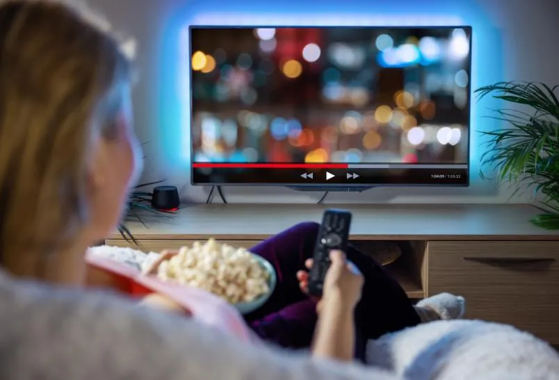 Zdjęcie Gdzie obejrzeć film Pół na pół? Najlepsze opcje streamingu