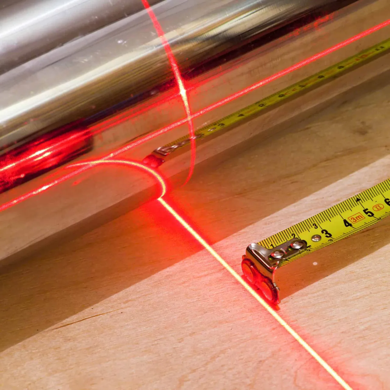 Zdjęcie Ile kosztuje poziomica laserowa? Ceny modeli od budżetowych do premium