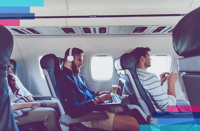Zdjęcie Czy w samolocie jest wifi? Sprawdź, które linie oferują internet