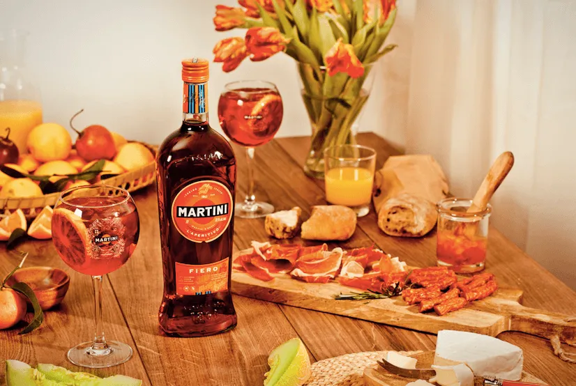 Zdjęcie Najlepsze drinki z martini czerwonym, które zachwycą Twoich gości
