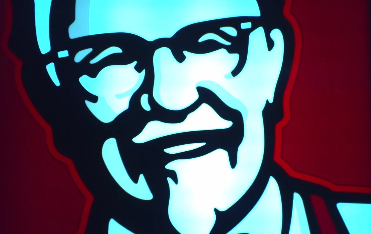 Zdjęcie Kto jest założycielem KFC? Poznaj historię Colonel Sandersa