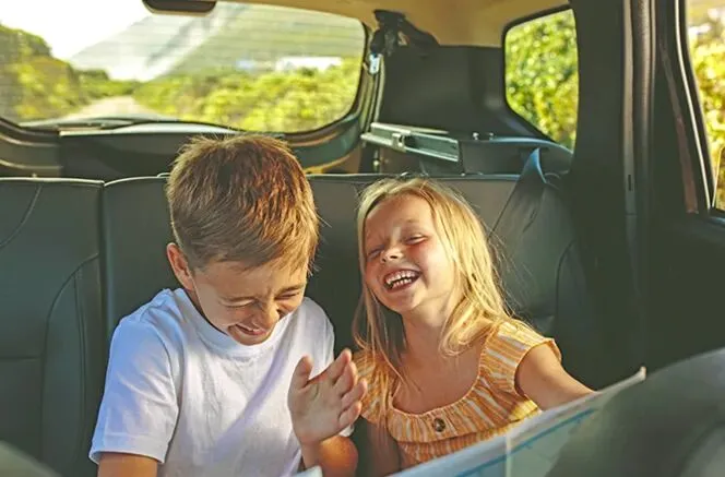 Zdjęcie Jak grać w familiadę w samochodzie i dobrze się bawić w podróży