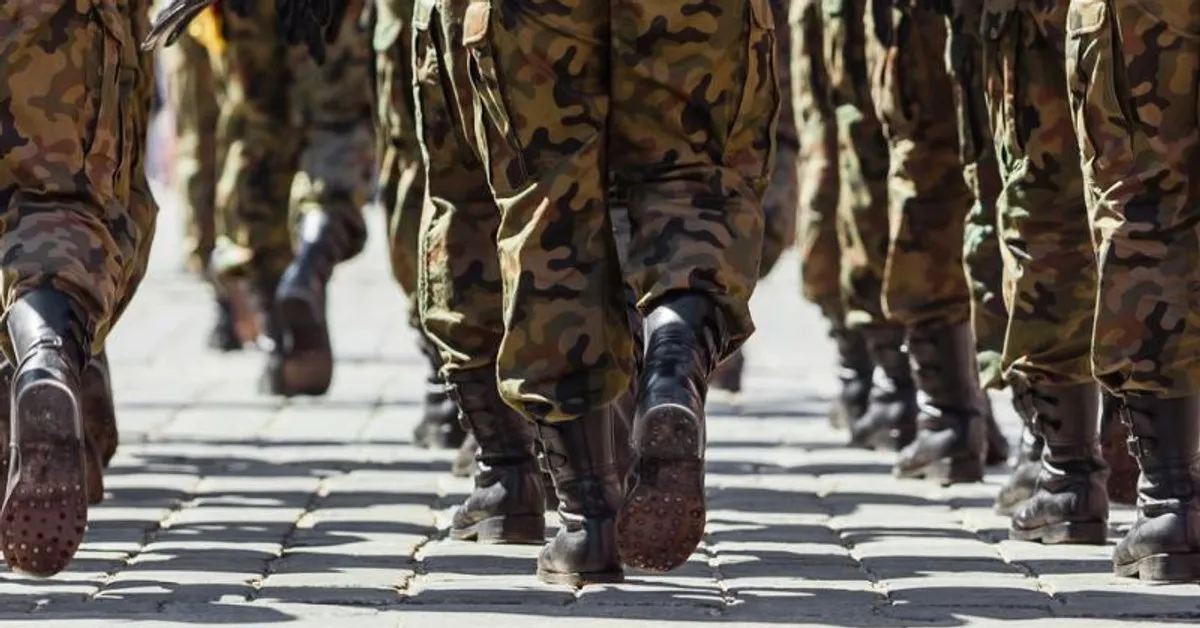 Zdjęcie Czy zasadnicza służba wojskowa wlicza się do emerytury? Sprawdź to!