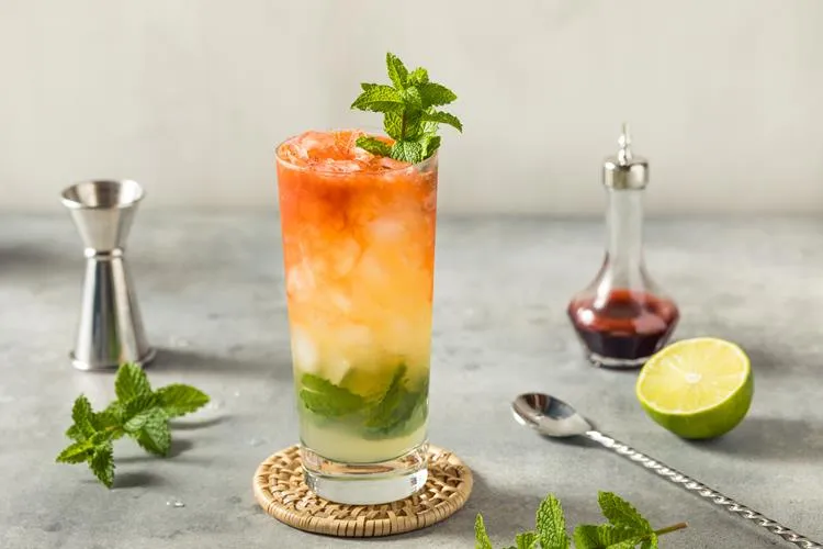 Zdjęcie Orzeźwiające drinki z wodą kokosową – przepisy na idealne koktajle