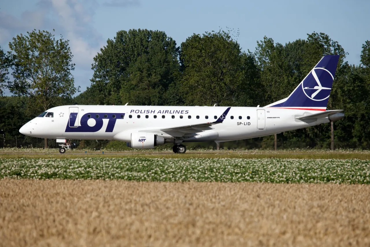 Zdjęcie Ile samolotów ma LOT? Zaskakujące fakty o flocie PLL LOT