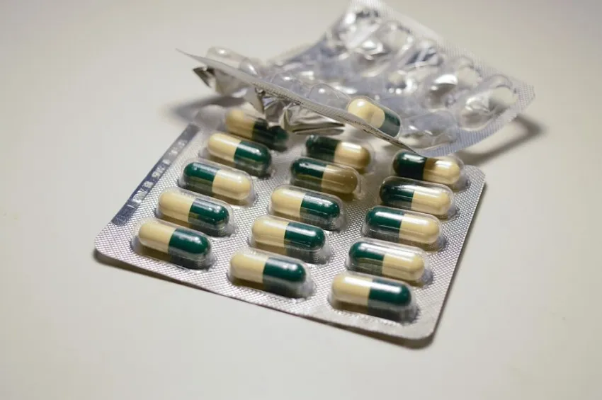 Zdjęcie Jaki antybiotyk na zapalenie dziąseł? Skuteczne leki i porady