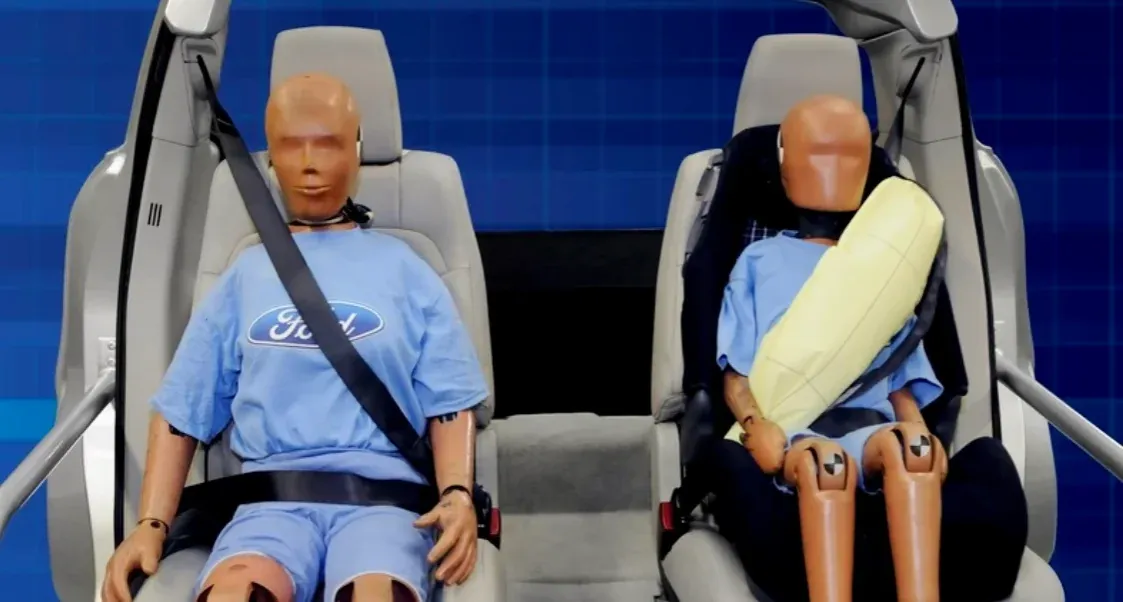 Zdjęcie Kiedy wprowadzono pasy bezpieczeństwa? Historia i obowiązek ich używania w Polsce i na świecie