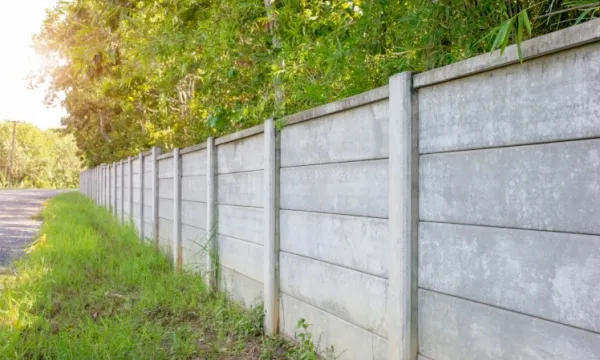 Zdjęcie Jak wybrać idealny kolor na betonowe ogrodzenie bez kosztownych wpadek