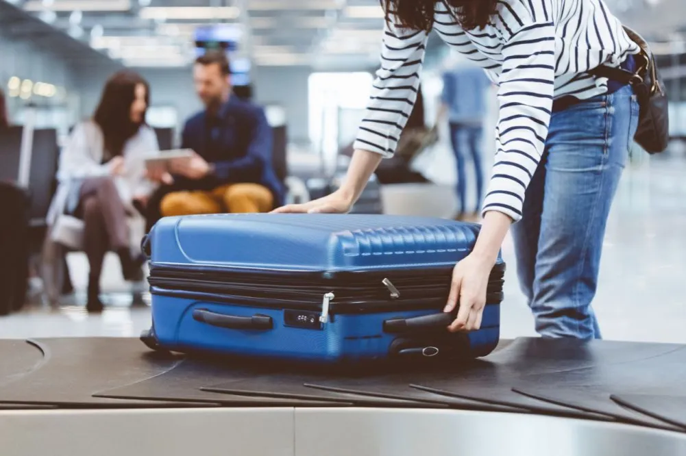 Zdjęcie Czego nie można przewozić w bagażu rejestrowanym Wizz Air? Uniknij problemów!