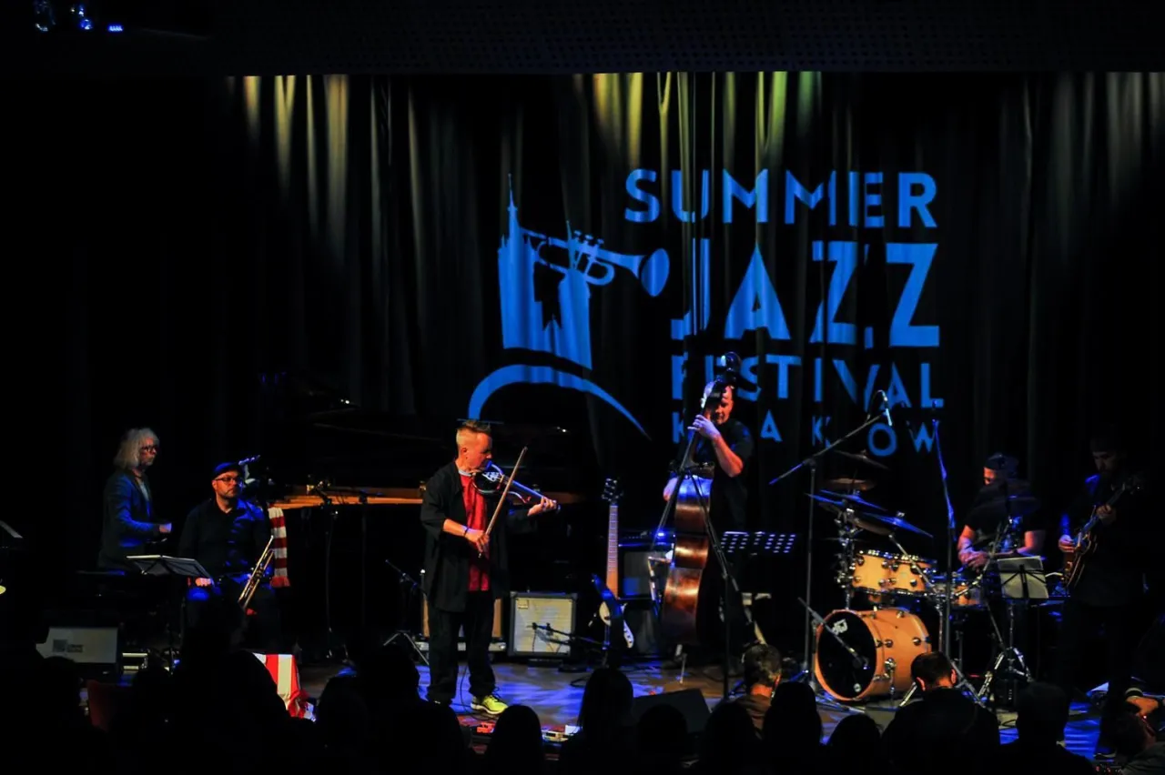 Zdjęcie Magiczny letni festiwal jazzowy w piwnicy pod baranami w Krakowie