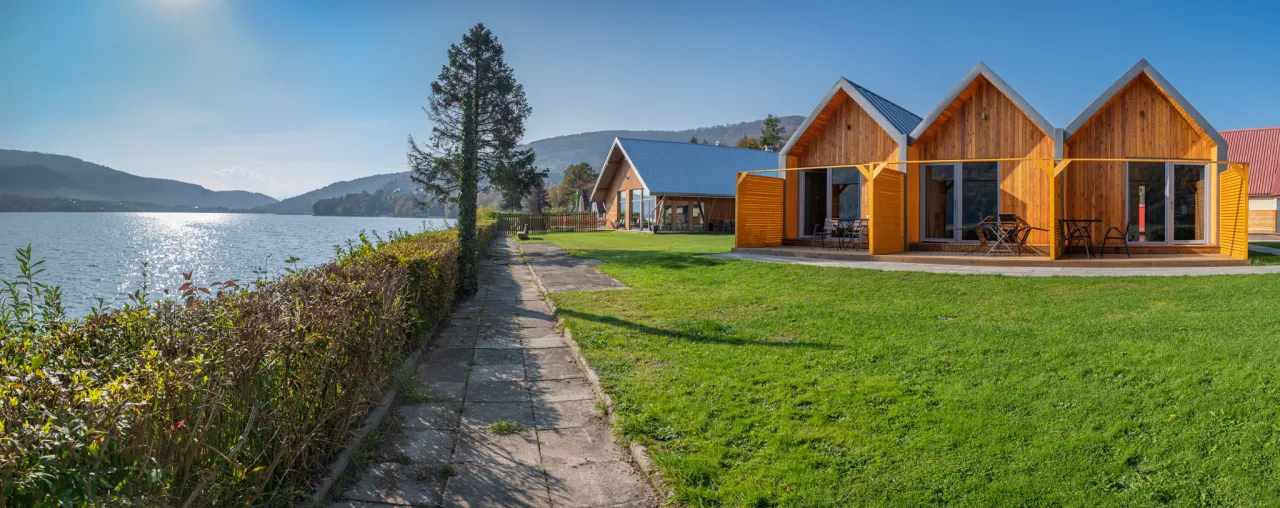 Zdjęcie Domek nad jeziorem łódzkie - idealne miejsce na relaks i wypoczynek