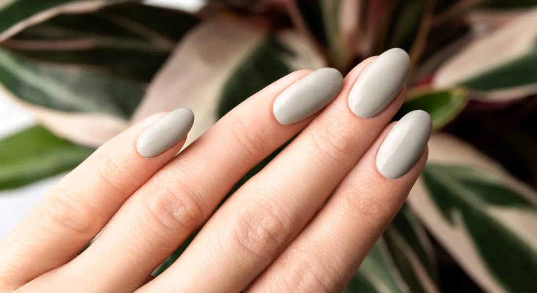 Zdjęcie Ile trwa manicure hybrydowy w salonie? Poznaj zaskakujące fakty