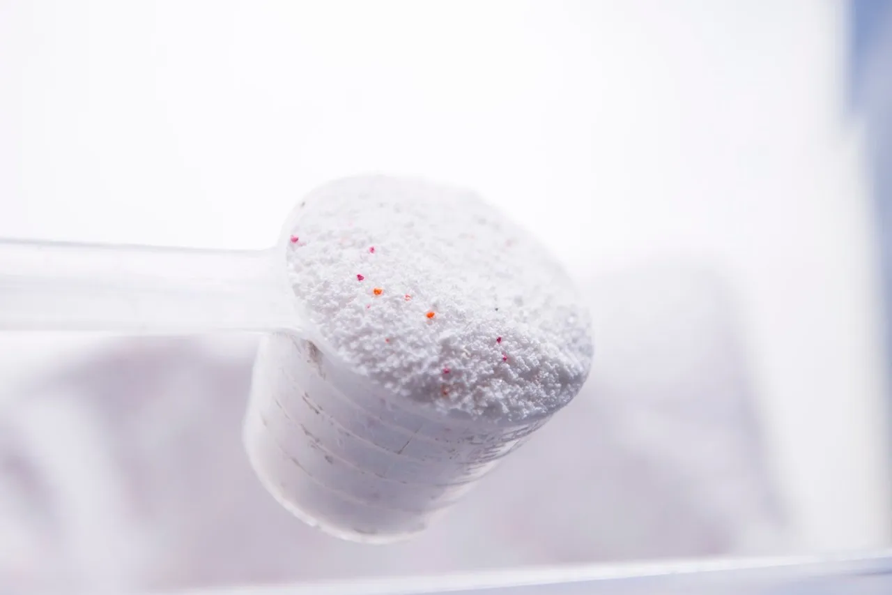 Zdjęcie Który proszek lepszy: Vizir czy Persil? Poznaj ich wady i zalety