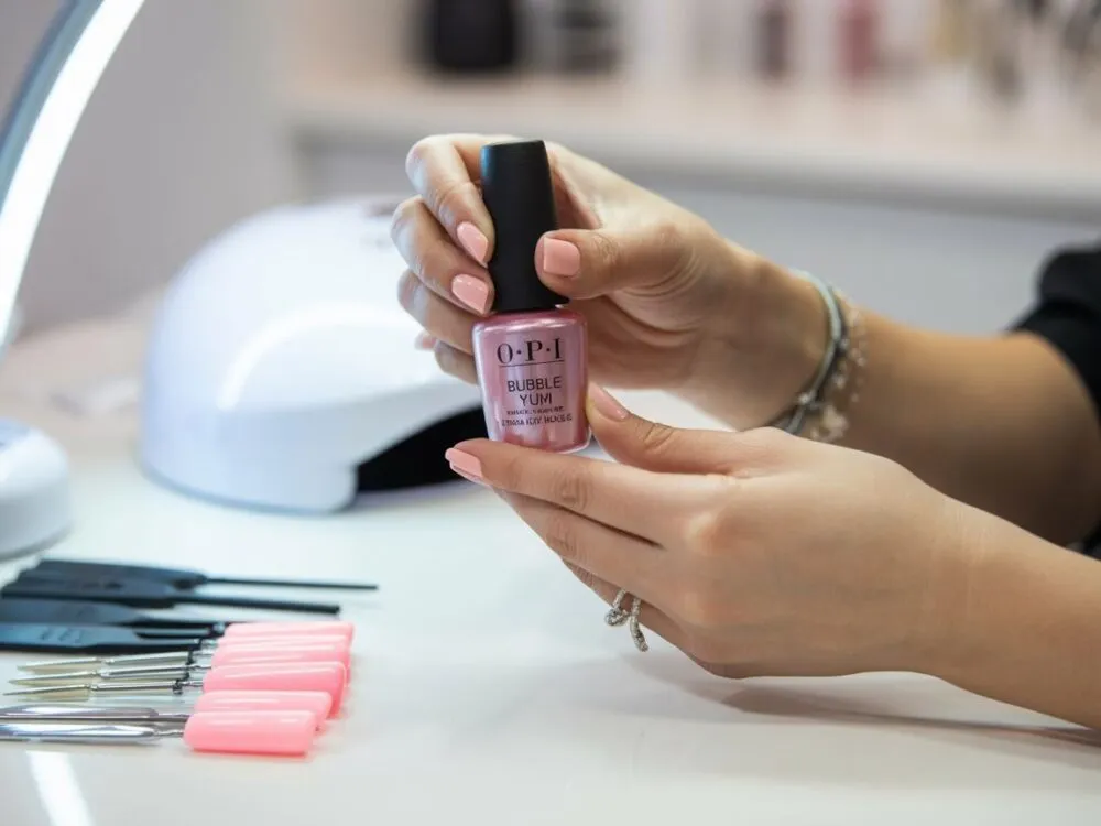 Zdjęcie Jak zrobić paznokcie krok po kroku - uniknij najczęstszych błędów