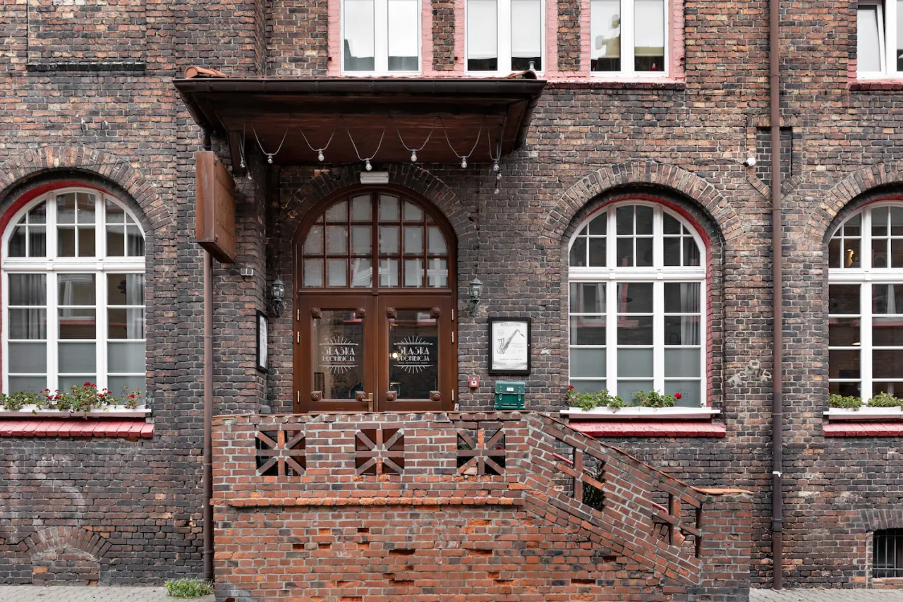 Zdjęcie Gdzie zjeść rolada śląska w Katowicach? Odkryj najlepsze miejsca