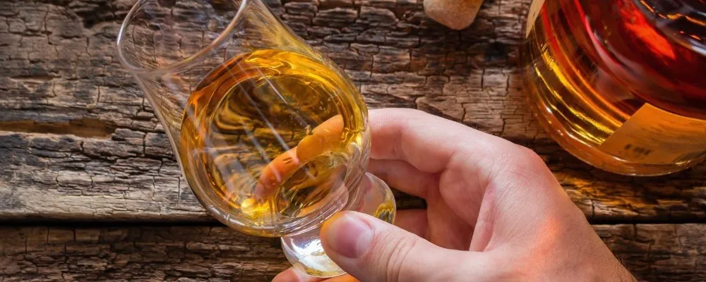 Zdjęcie Ile może stać otwarta whisky? Sprawdź, jak nie stracić jakości