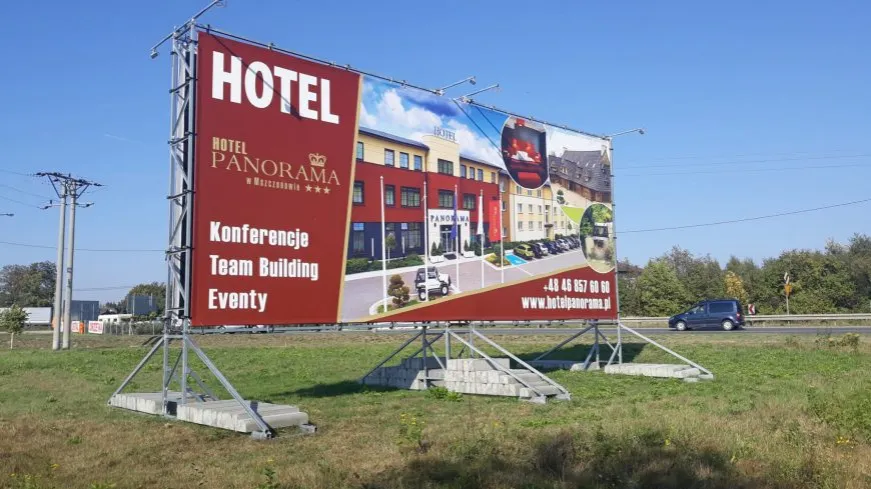 Zdjęcie Ile kosztuje reklama przy autostradzie? Sprawdź, jak uniknąć wysokich kosztów!
