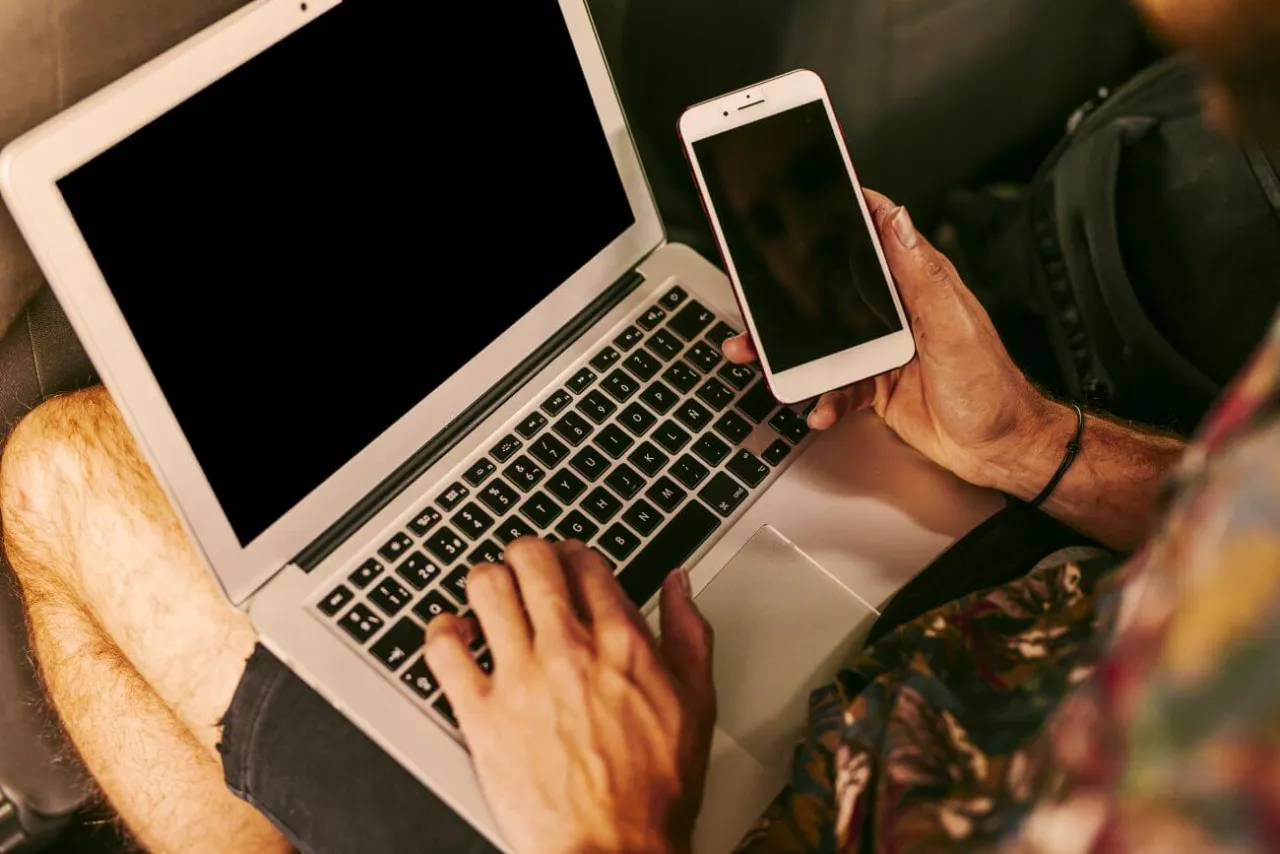 Zdjęcie Jak połączyć telefon z laptopem - proste metody i wskazówki