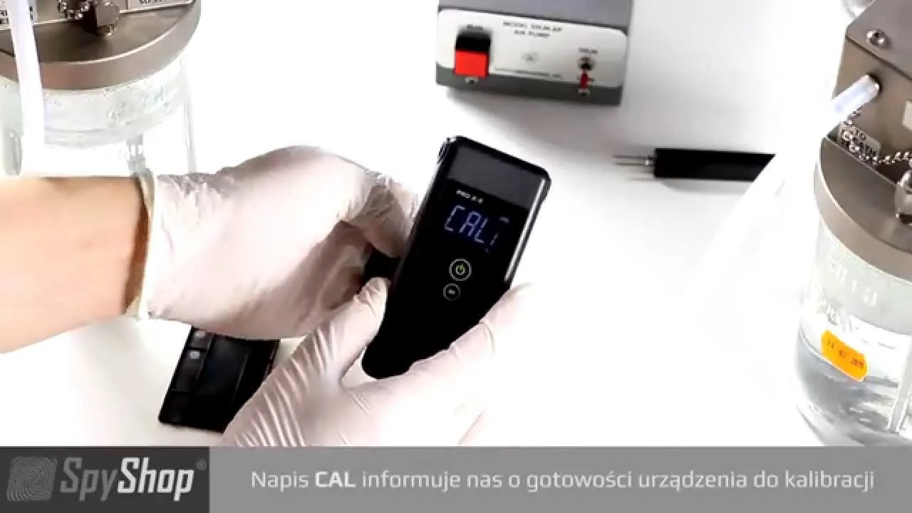 Zdjęcie Na czym polega kalibracja alkomatu i dlaczego jest tak ważna?