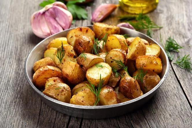 Zdjęcie Ile piecze się ziemniaki w piekarniku? Czas i temperatura dla każdego rodzaju