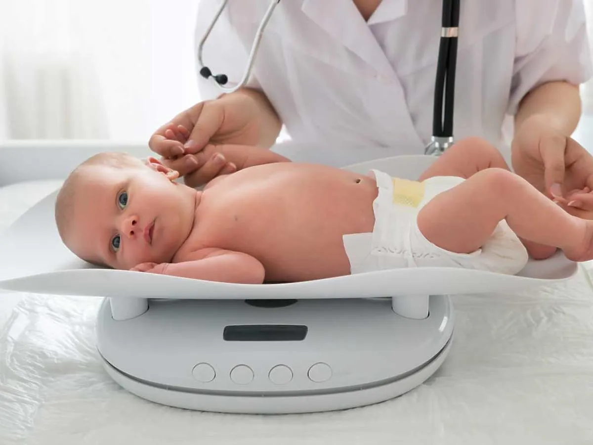 Zdjęcie Ile powinno ważyć 4 miesięczne dziecko? Tabela norm wagowych dla niemowląt