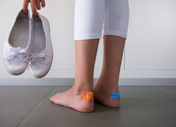 Zdjęcie Dlaczego buty obcierają pięty? Skuteczne sposoby na uciążliwe odparzenia