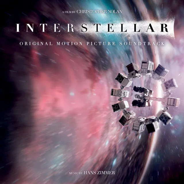 Zdjęcie Muzyka z filmu Interstellar: Emocjonalna podróż przez dźwięki Hansa Zimmera