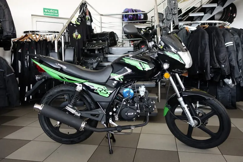 Zdjęcie Jak wygląda motorower? Odkryj różnorodność stylów i cech pojazdów