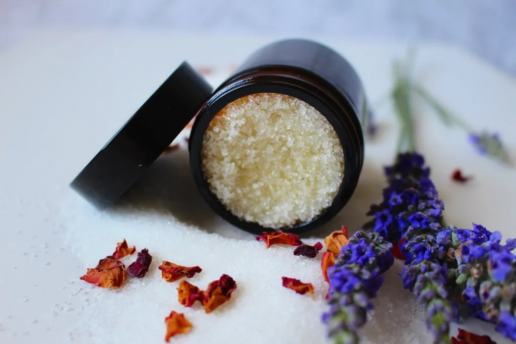 Zdjęcie Jaki peeling do twarzy wybrać? Porównanie typów i składników