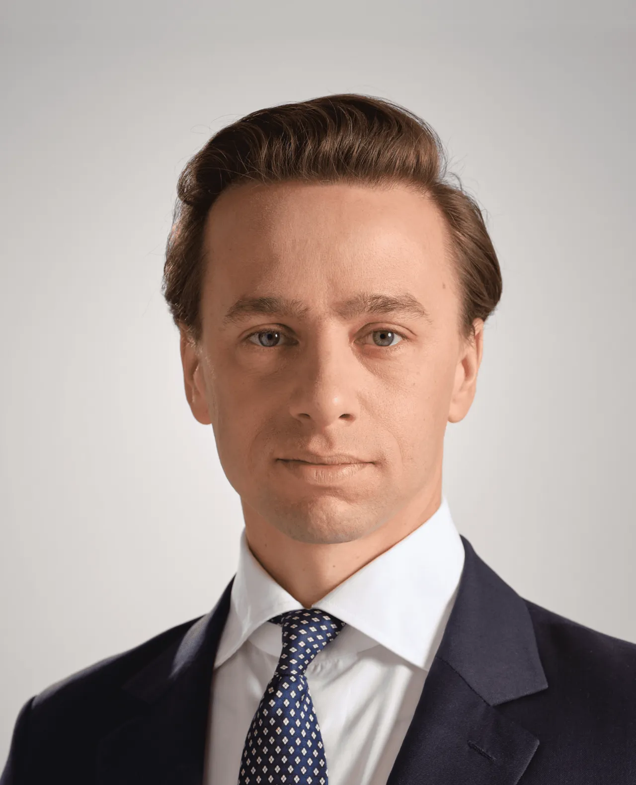 Zdjęcie Krzysztof Bosak – ile ma poparcia i co to oznacza dla jego przyszłości?