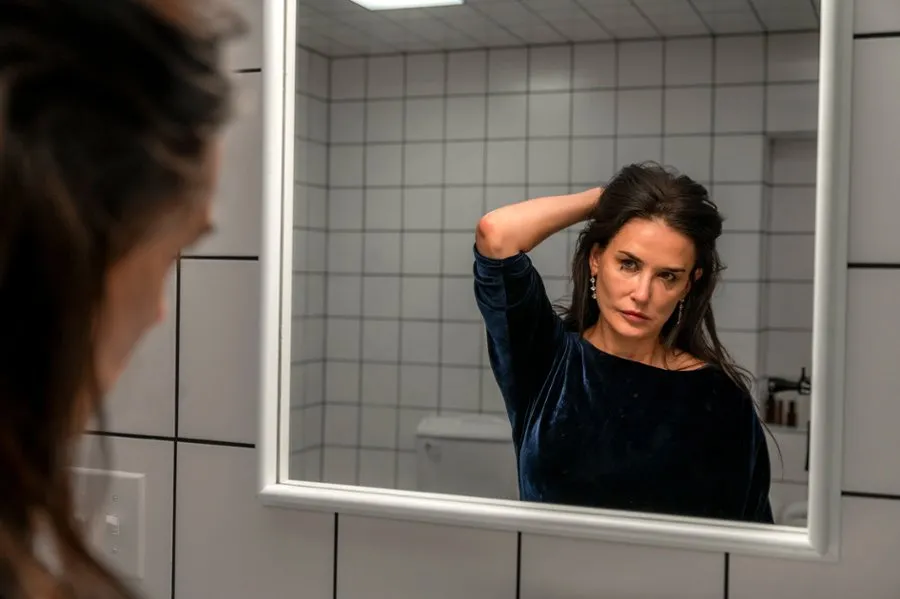 Zdjęcie Film Substancja: Krytyczna analiza kontrowersyjnej produkcji