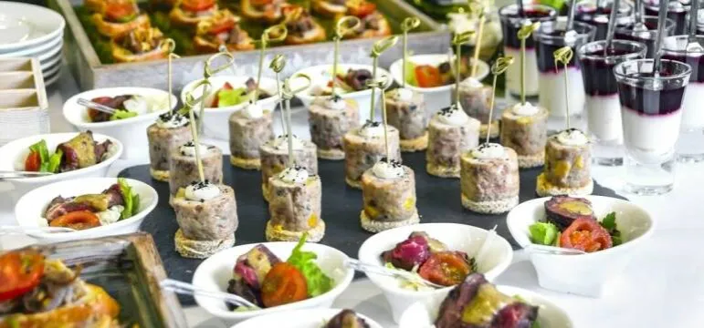 Zdjęcie Rodzaje cateringu - jak wybrać najlepszą opcję na swoją imprezę
